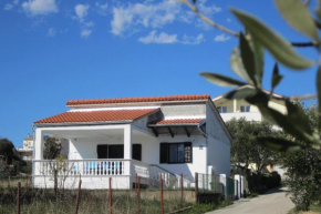 Гостиница Holiday Home Mirta  Пакостане